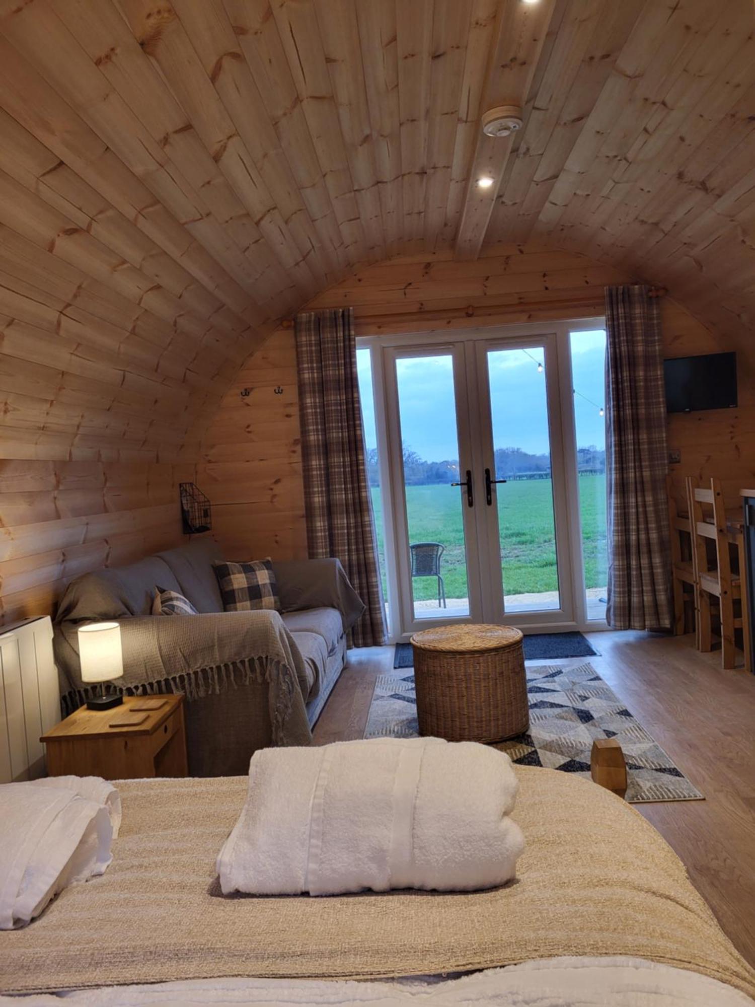 Lois' Pod With Hot Tub, Near Airport Hotel Bristol Exterior foto