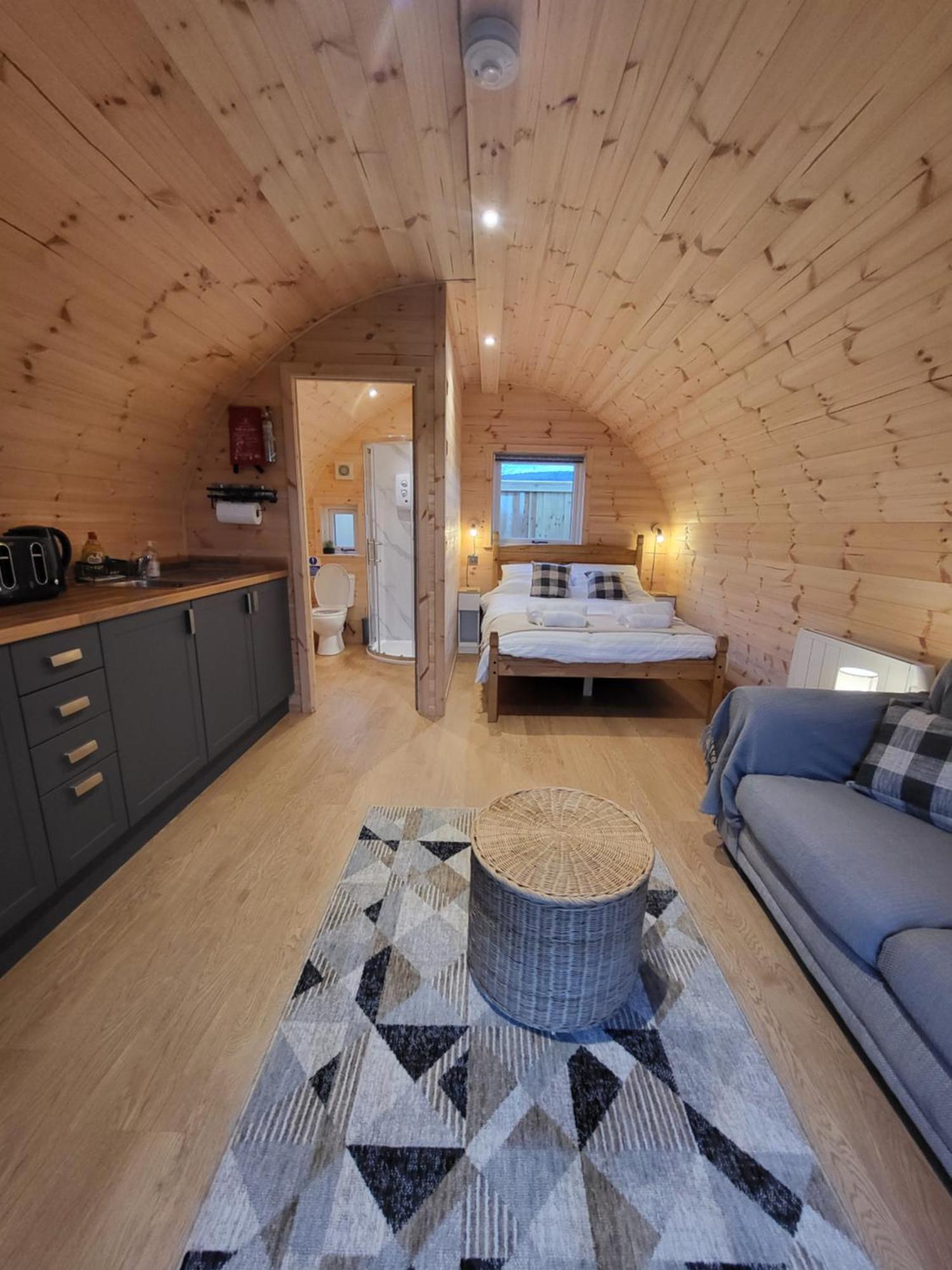 Lois' Pod With Hot Tub, Near Airport Hotel Bristol Exterior foto